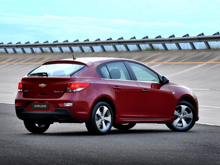  Chevrolet Cruze Sport6 2012 года  (фото 2 из 63)